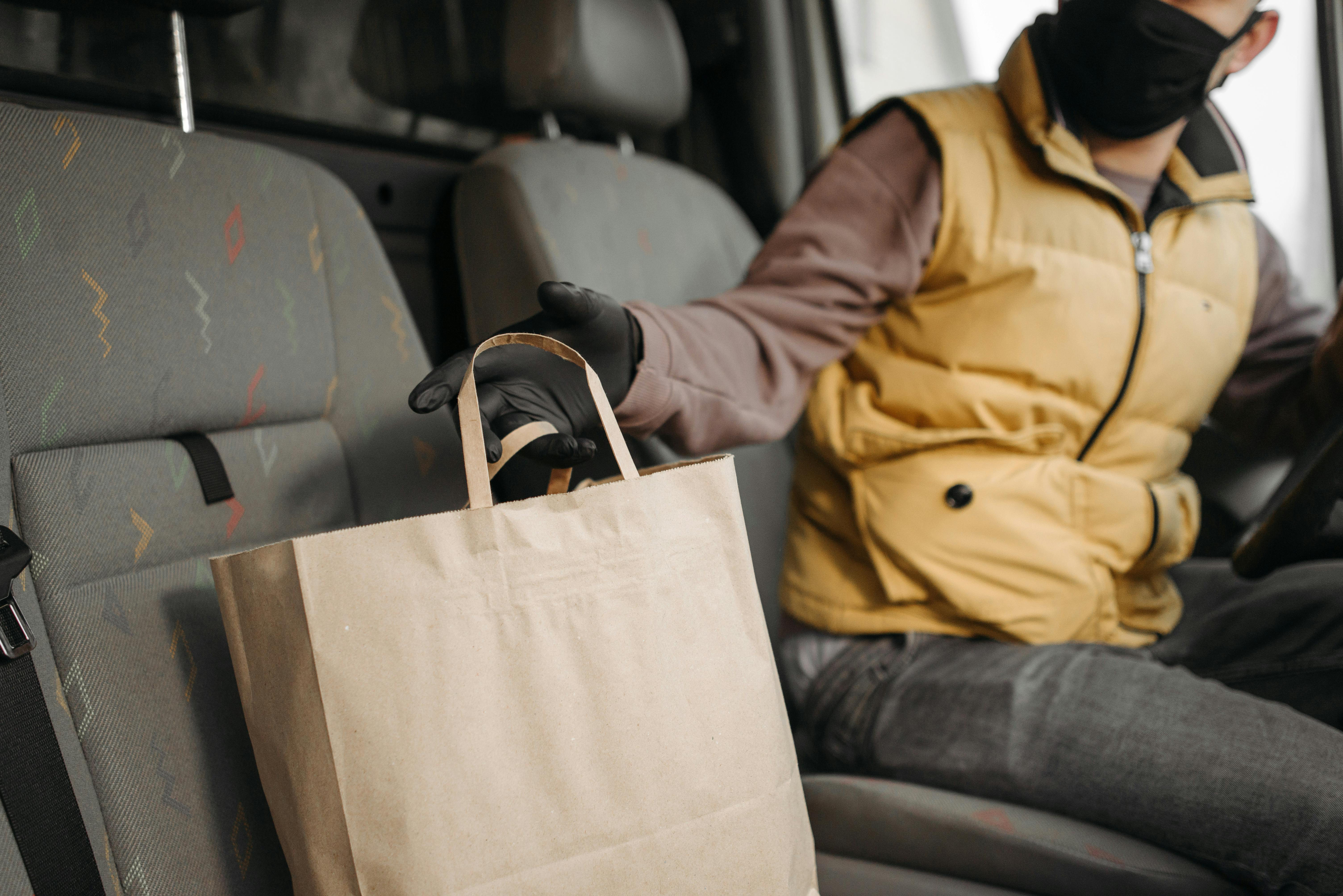 Pesutransport  is a practical solution for companies that want to make laundry collection, removal and return as efficient as possible. When laundry moves regul