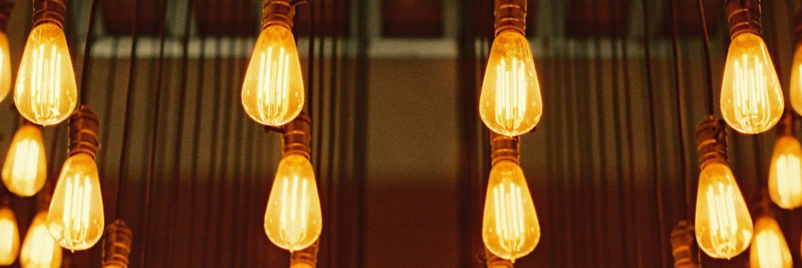 Tervitame teid kaasaegse valgustusmaailma, kus LED valgustid on kujunenud mitte ainult tehnoloogiliseks edasiminekuks, vaid ka loominguliseks väljenduseks meie 
