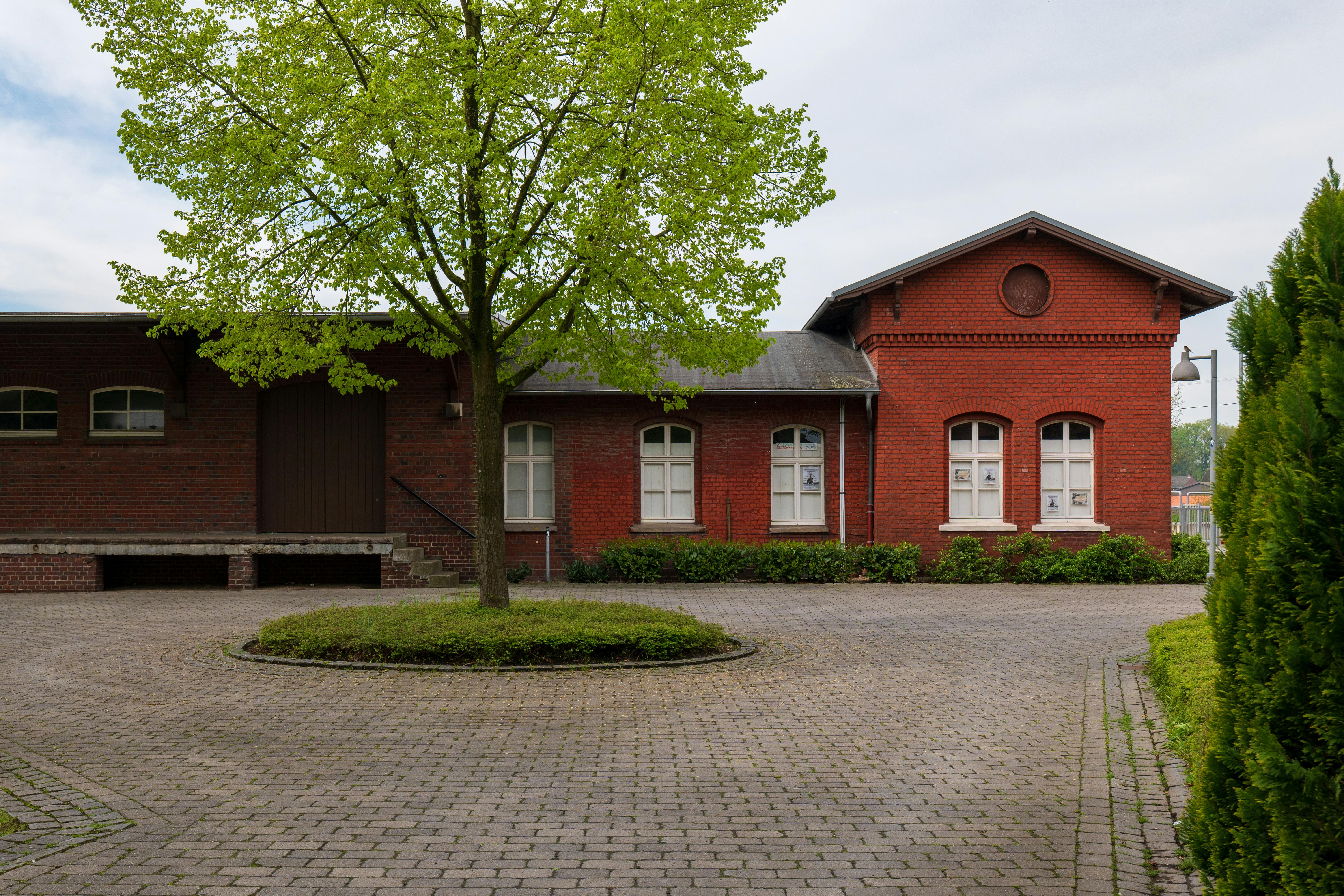 Strong appearance, improved energy efficiency and reliable protection   < Foreign finishing works  offer more than just eye beauty: properly performed facade