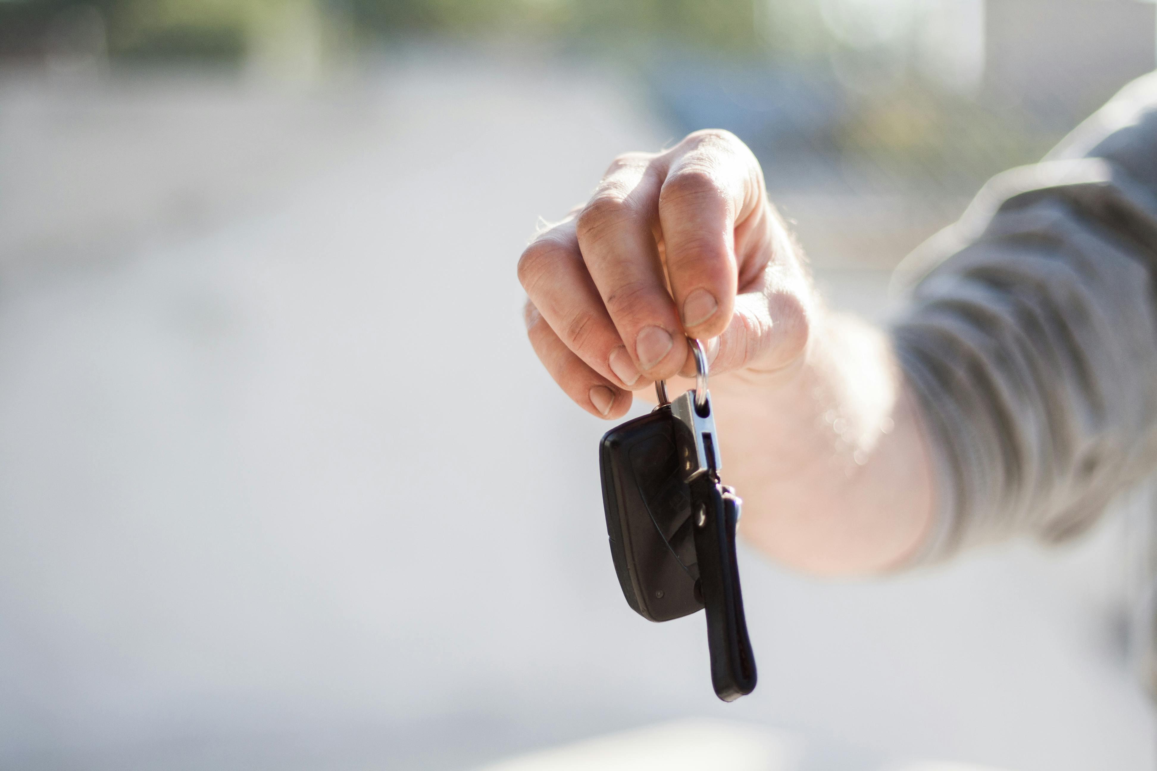 Long-term rent  provides a simple and cost-effective alternative for the company and the private population to own a car. Monthly rent means a fixed monthly pay