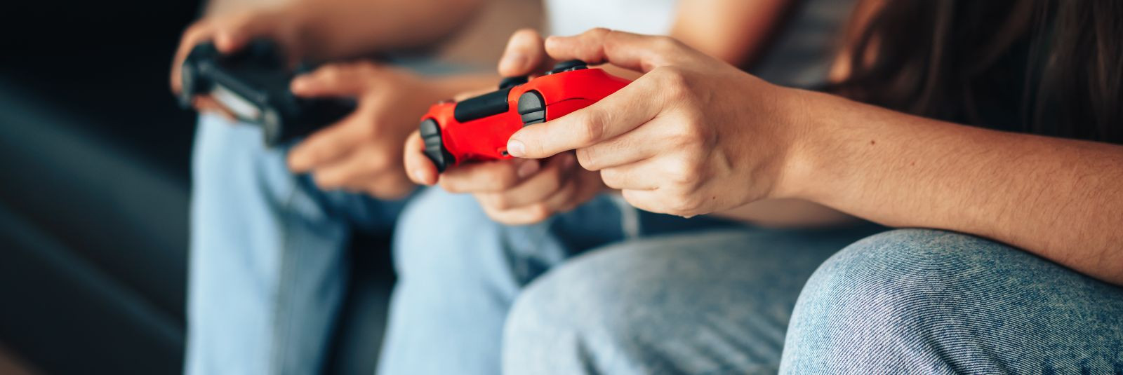 Mängukonsoolide mõistatuslikud tõrked võivad mängurõõmu oluliselt kahjustada. Kui sinu ustav Xbox, PS4 või Nintendo Switch teeb pahandusi või keeldub käivitumas