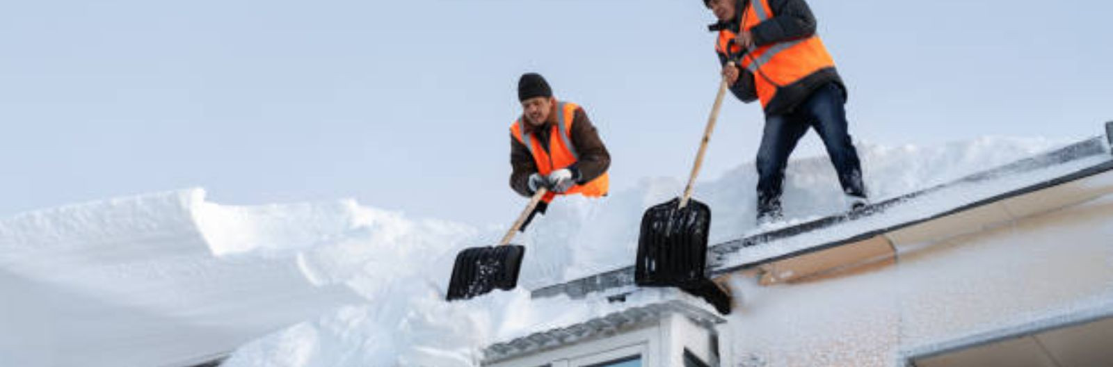 Katuste puhastamine lumest on oluline talvise hoolduse element, ...
