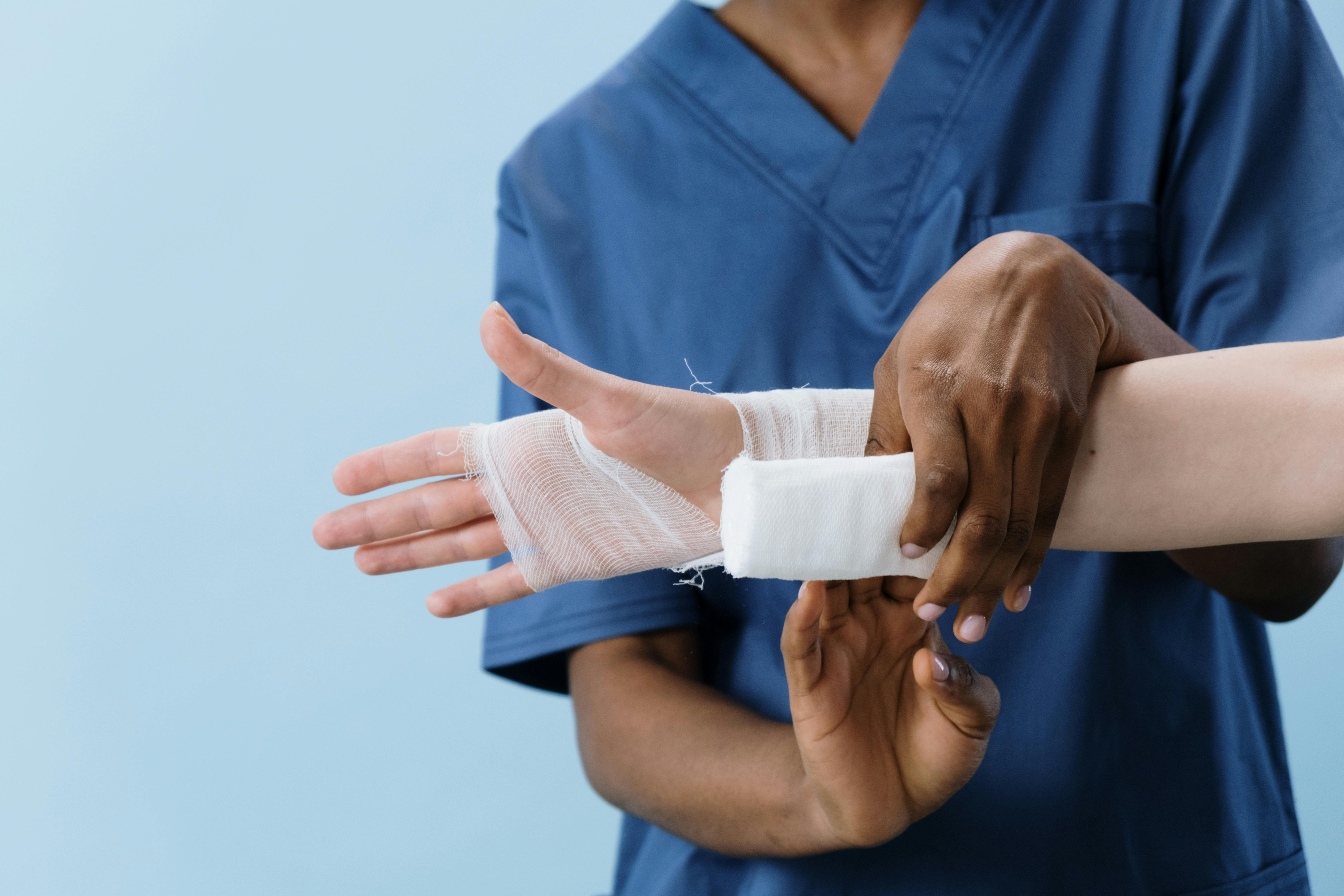 Mobile wound care  brings professional nursing and regular wound monitoring directly home in order to accelerate recovery, reduce the risk of complications and 