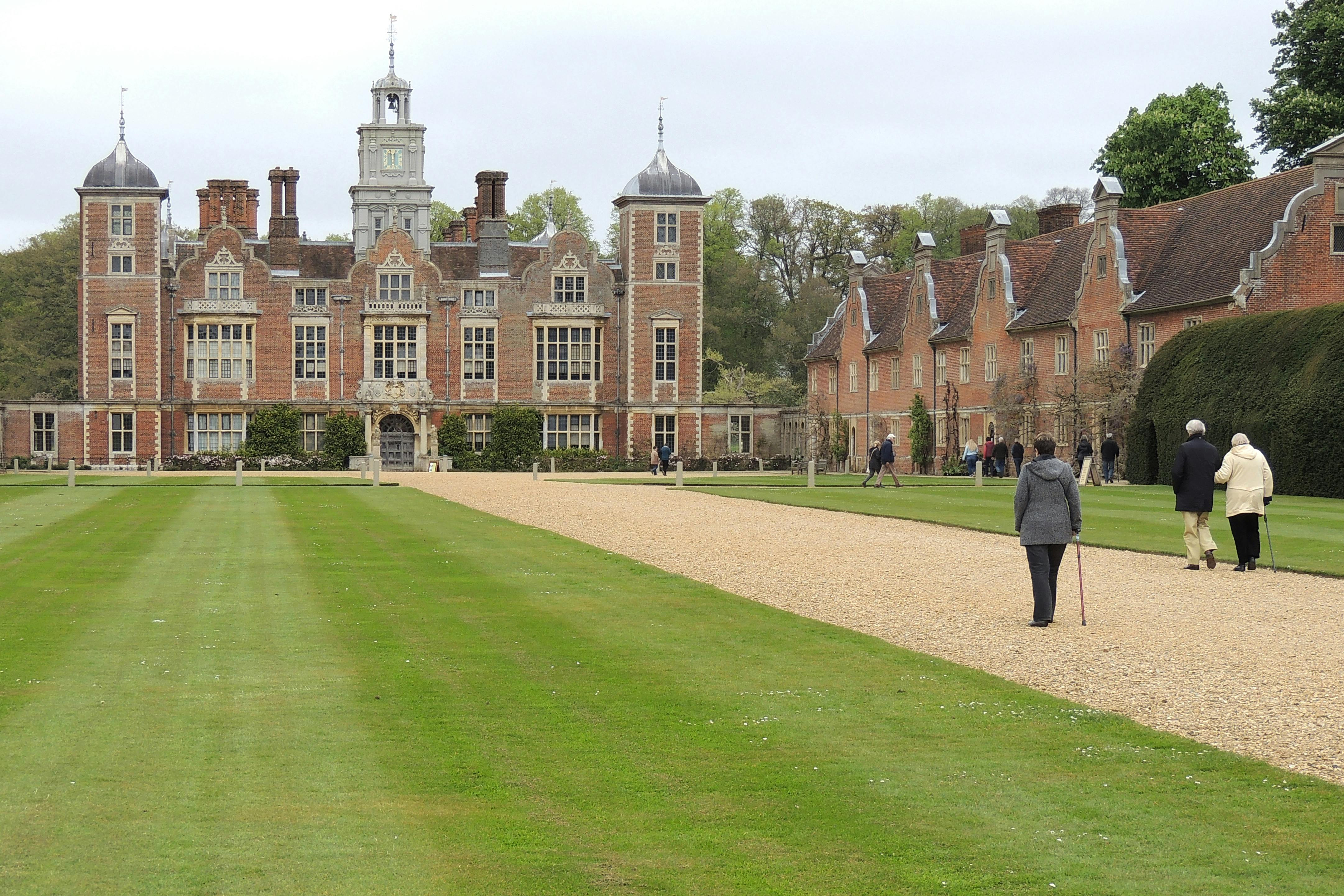 Mõisa haldus: ajatu paiga juhtimine ja meeldejäävad sündmused 
  Mõisa haldus  pakub Karjalasma mõisa ja territooriumi terviklikku juhtimist, muutes ajaloolise 