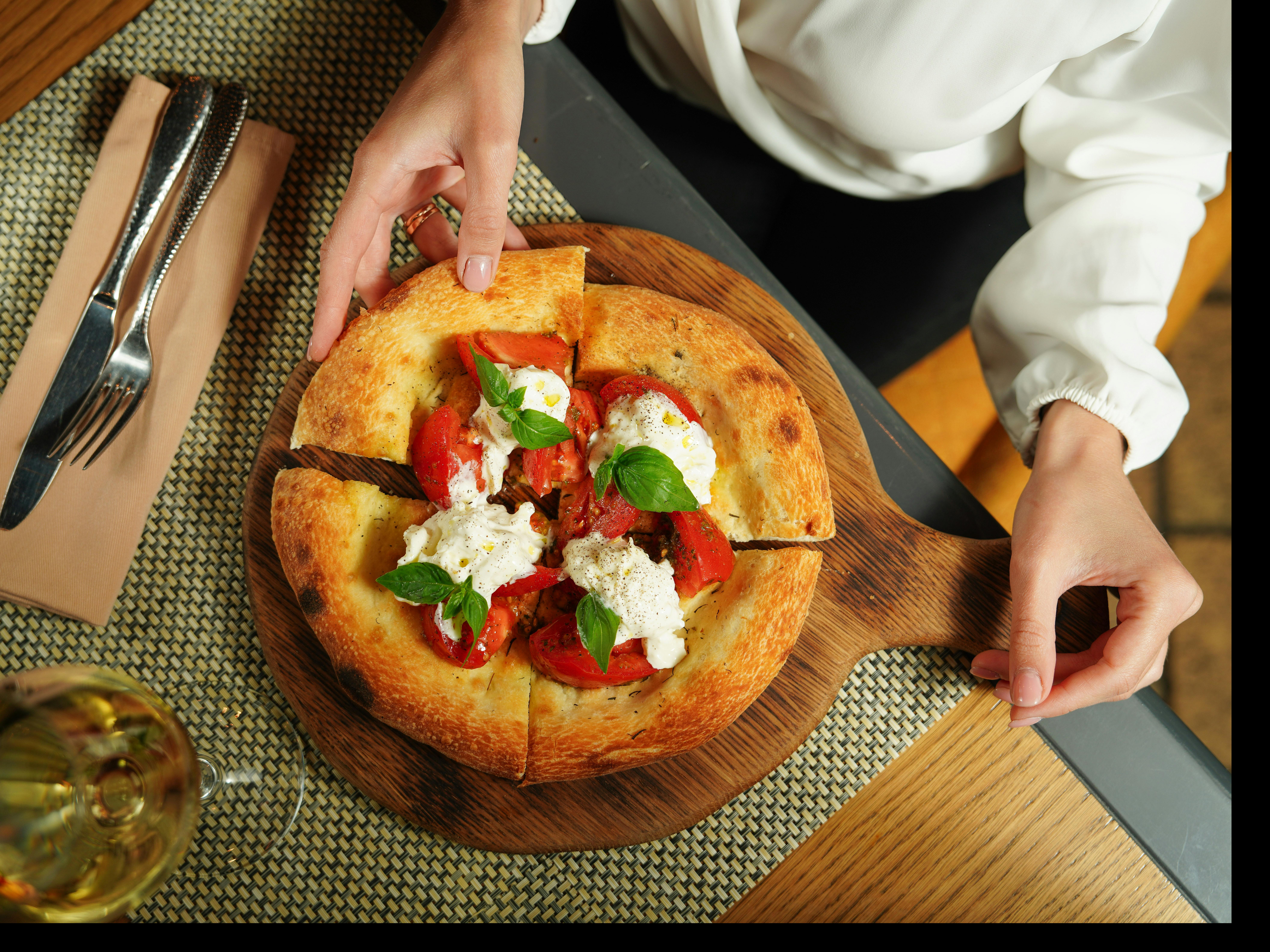 If you are looking for a  pizza restaurant in the centre of Tallinn   that combines fresh taste, comfortable location and true Italian mood, La Prima Gonsiori i