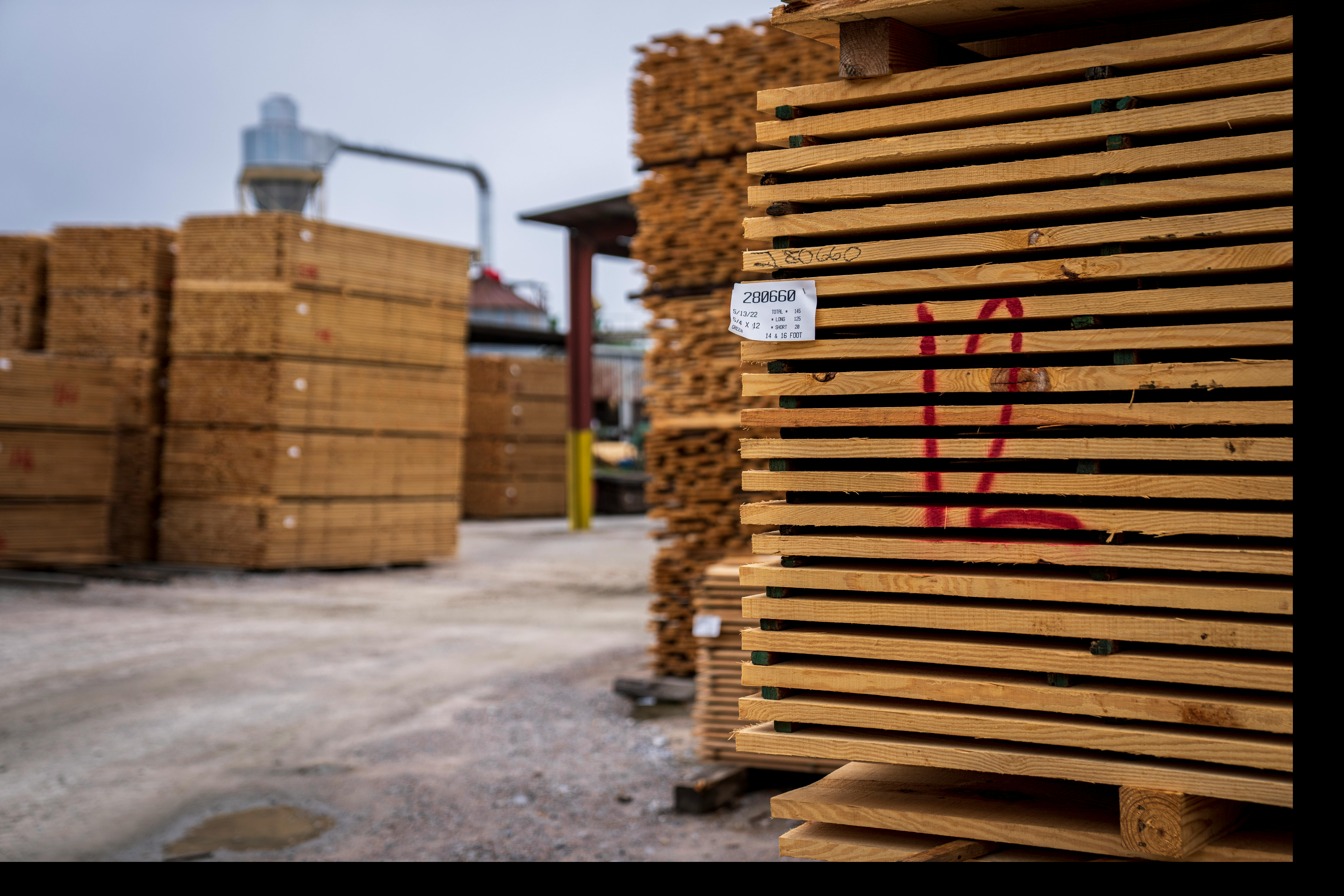 What does cut wood mean and why does it count?   The cut wood is a construction wood made in accordance with industrial dimension requirements, cut to precise d