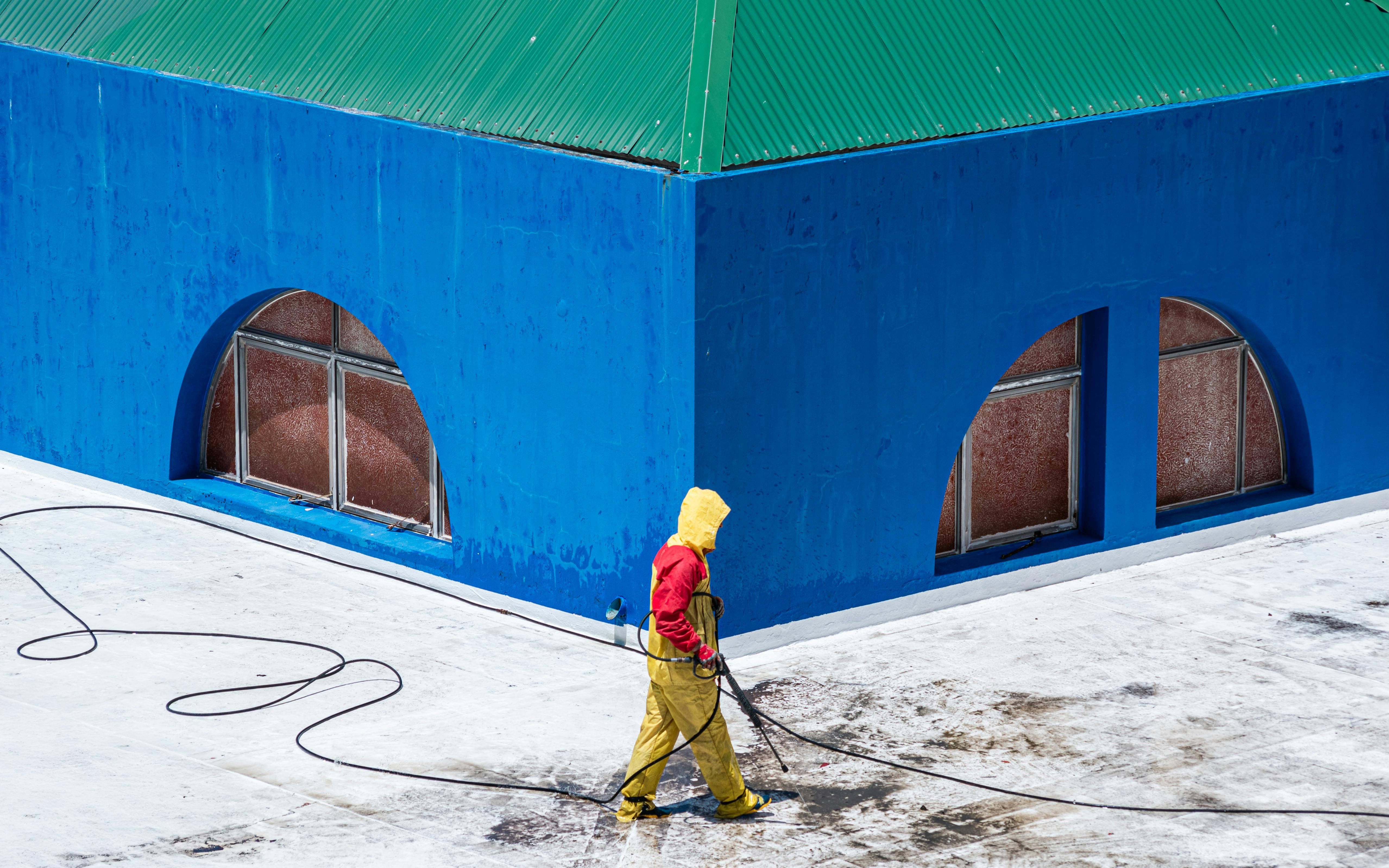 Pressure washing  is a professional solution for removing dirt, fungus and oil residues and preparing surfaces for further work. The high-pressure cleaning tech