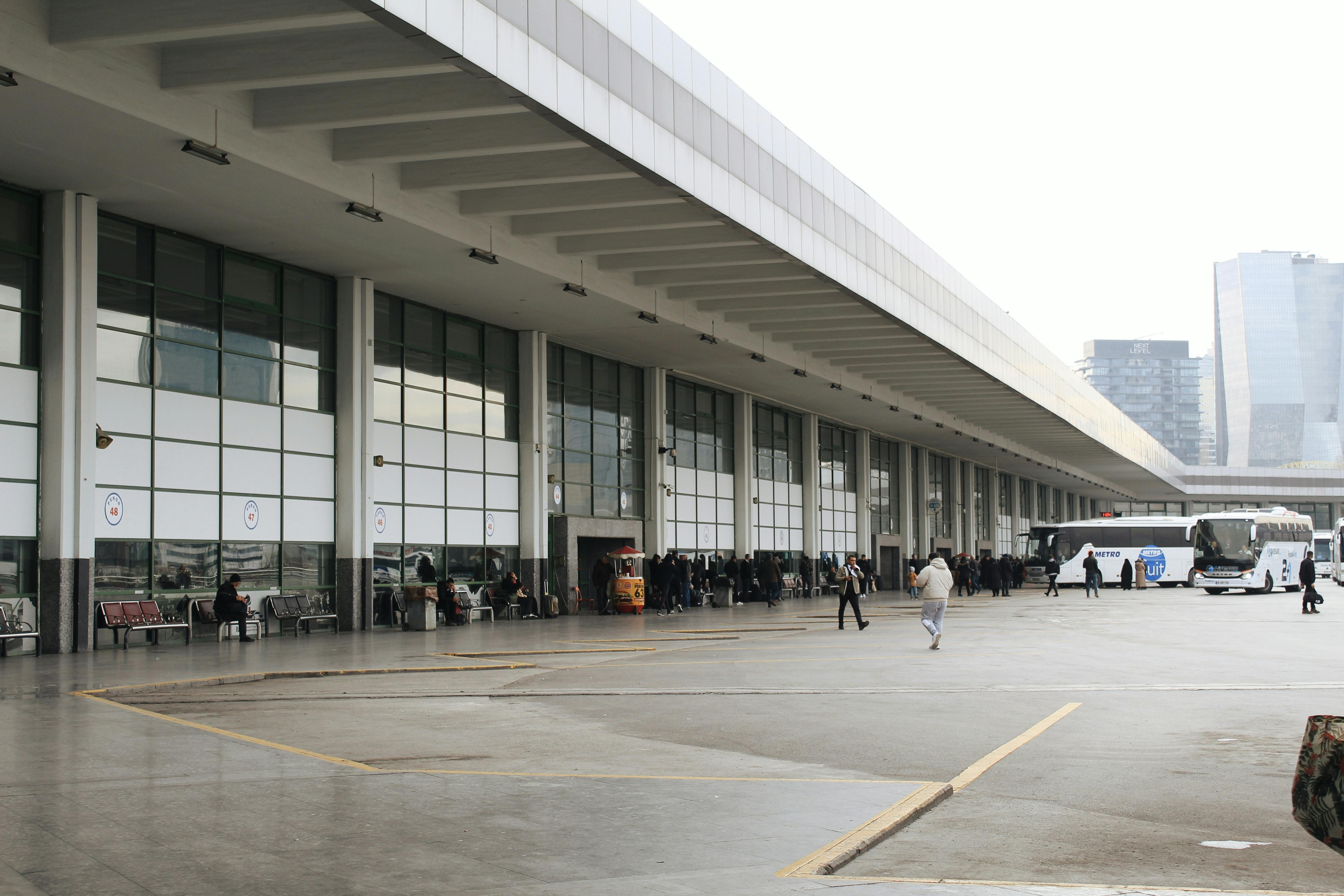 Routine transport: punctuality, connections and comfort for each journey     Routine transport  ensure regular and reliable transport between cities and countie