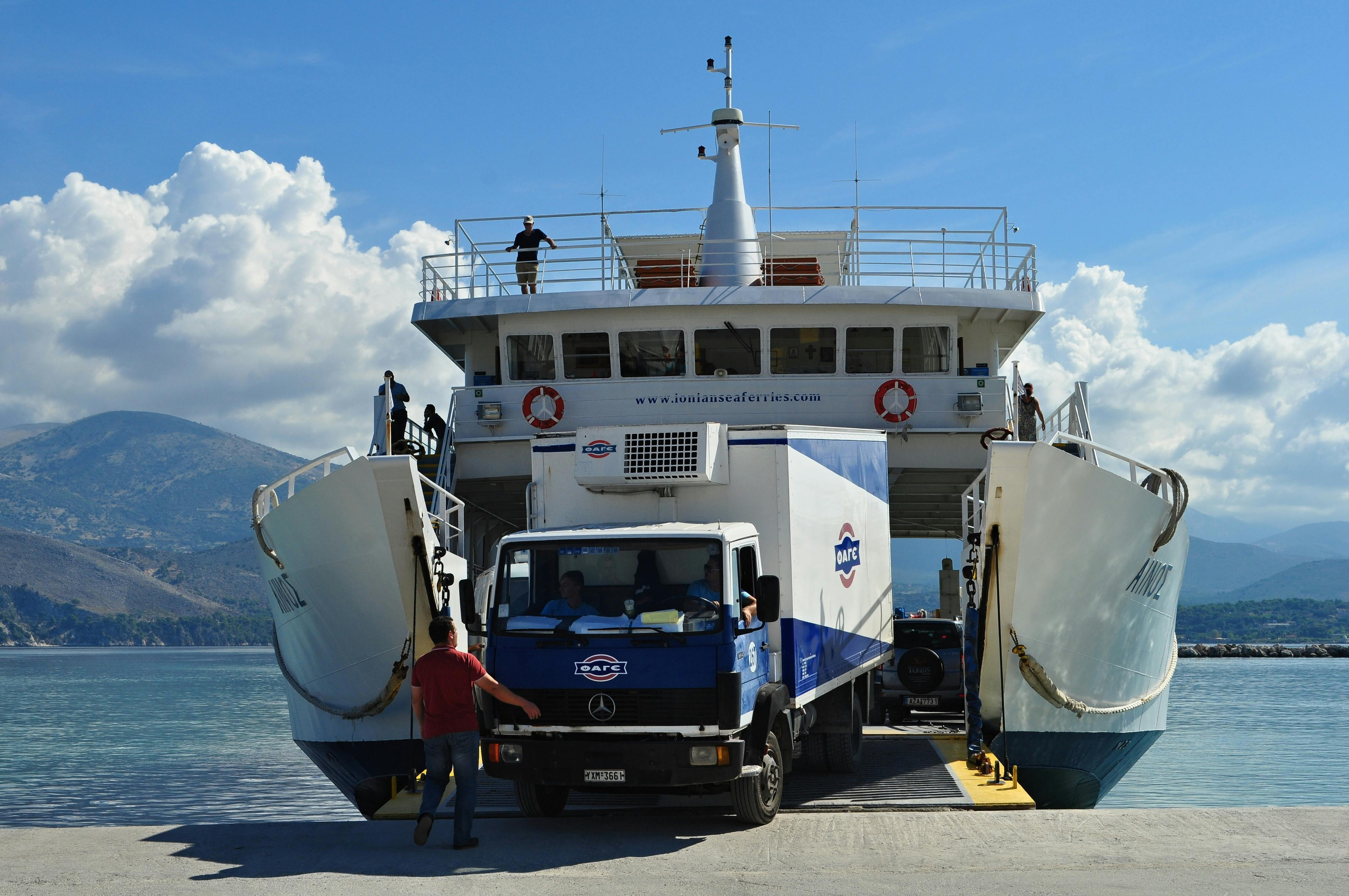 Regular partial and full loads within Estonia and on the Estonian-Finnish route ensure clarity and stability of the supply chain for senders, dealers and manufa