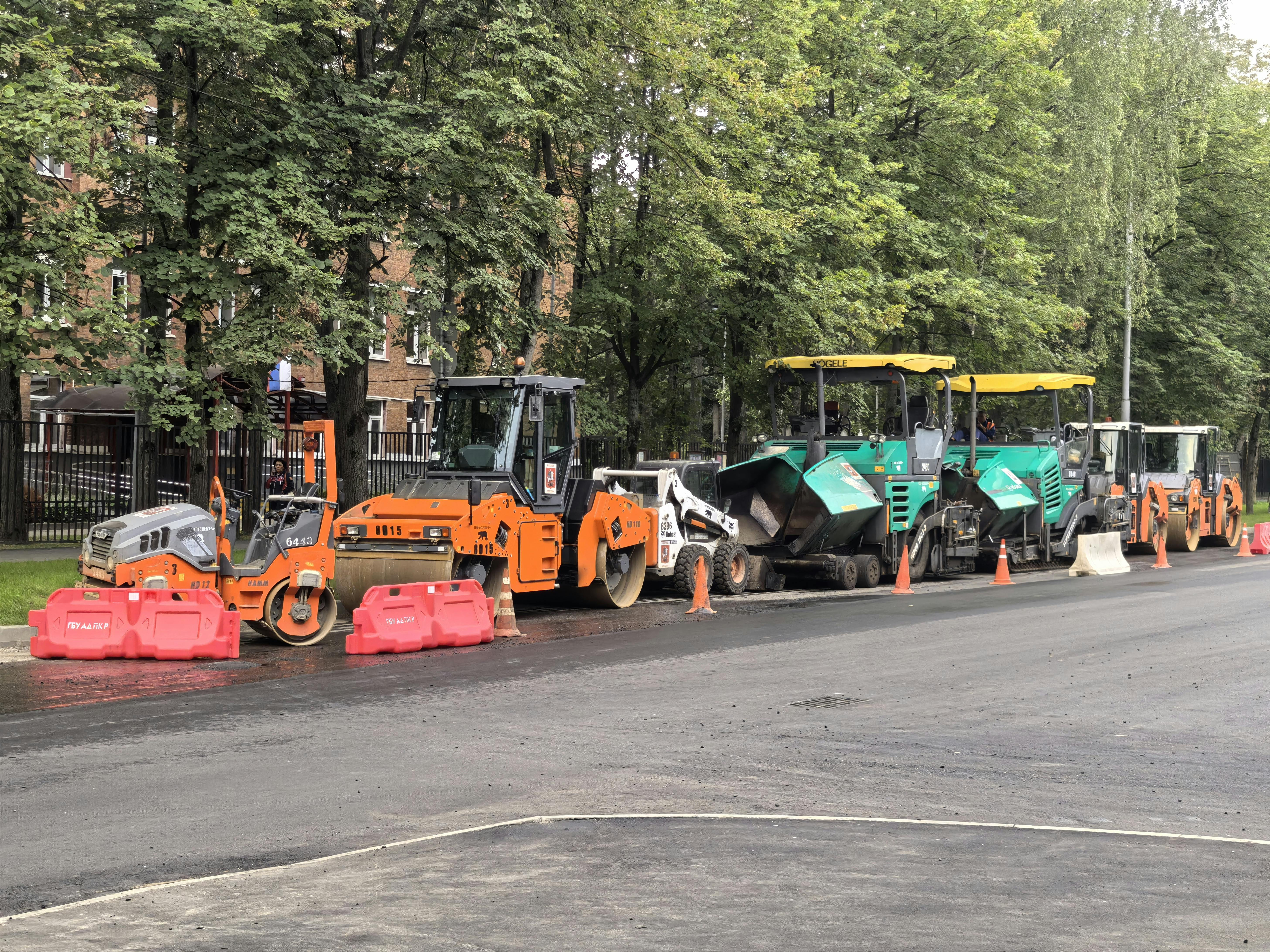 Road construction ,  places construction  and  parklad  require accurate planning, high-quality materials and well thought-out execution. A well-built outer spa