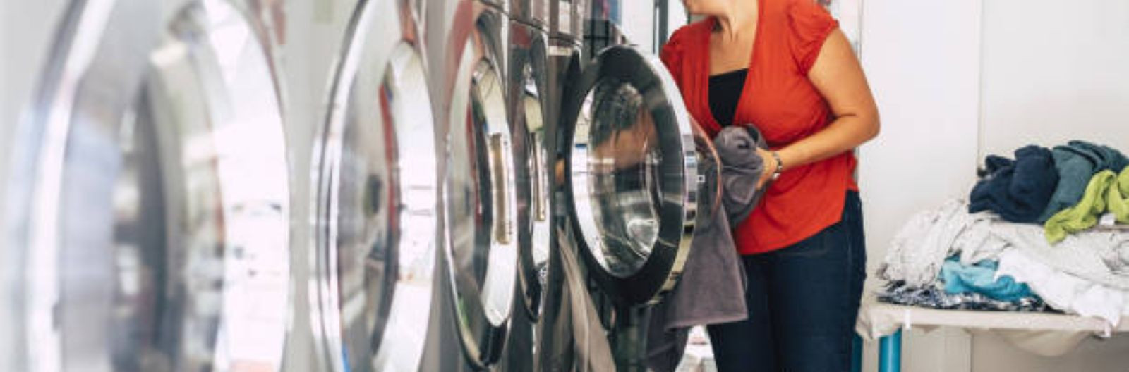 Riiete pesemine selvepesulas on muutunud üha populaarsemaks. Traditsioonilise koduses pesemise asemel eelistavad inimesed üha enam selvepesulate teenuseid, sest