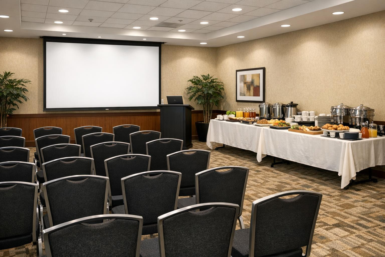 Flexible seminar rooms and halls offer the opportunity to organize ...