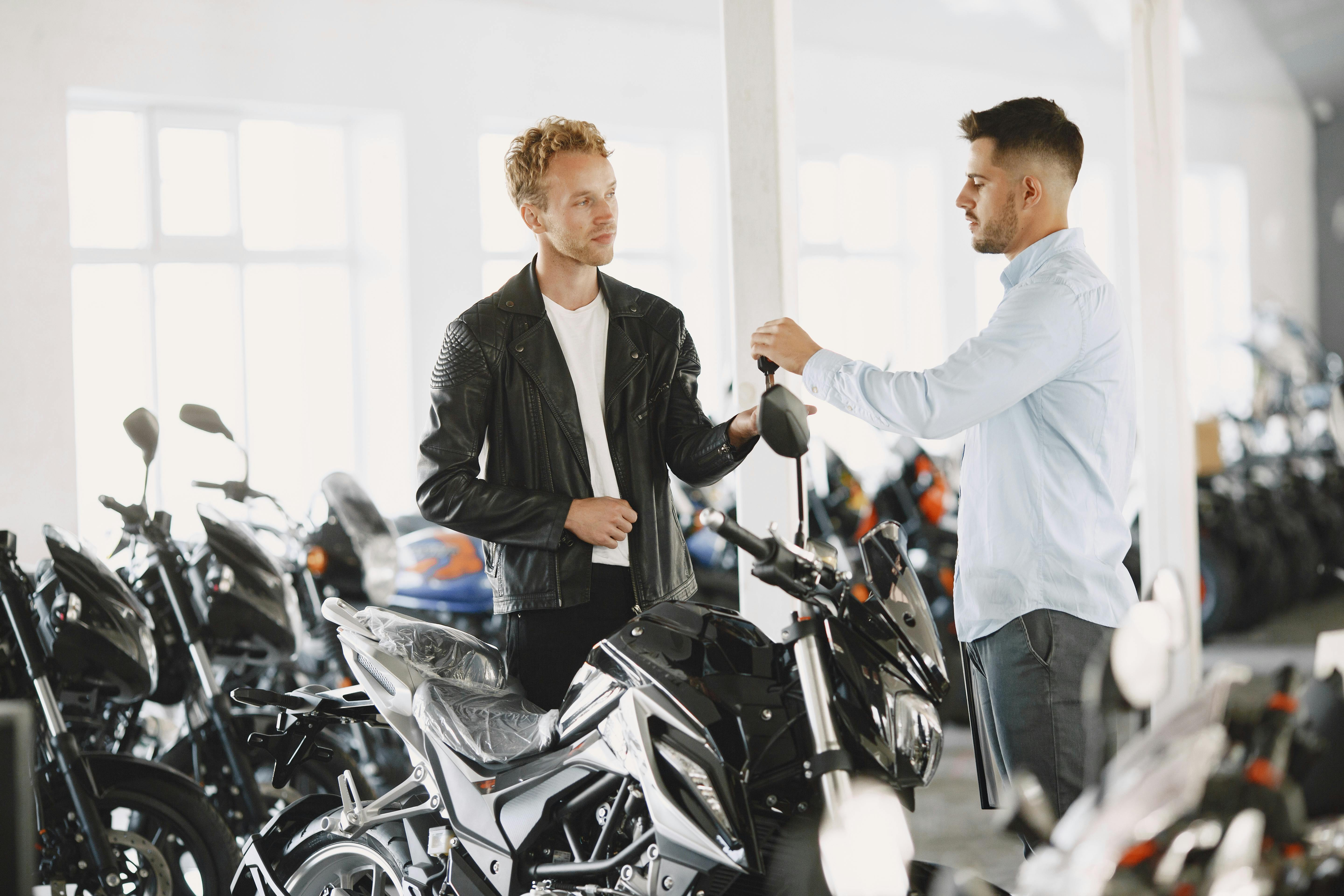 Clear local access to the seller and advertisements   < Riņi vehicle information  brings together the best contact information, curated links and community r