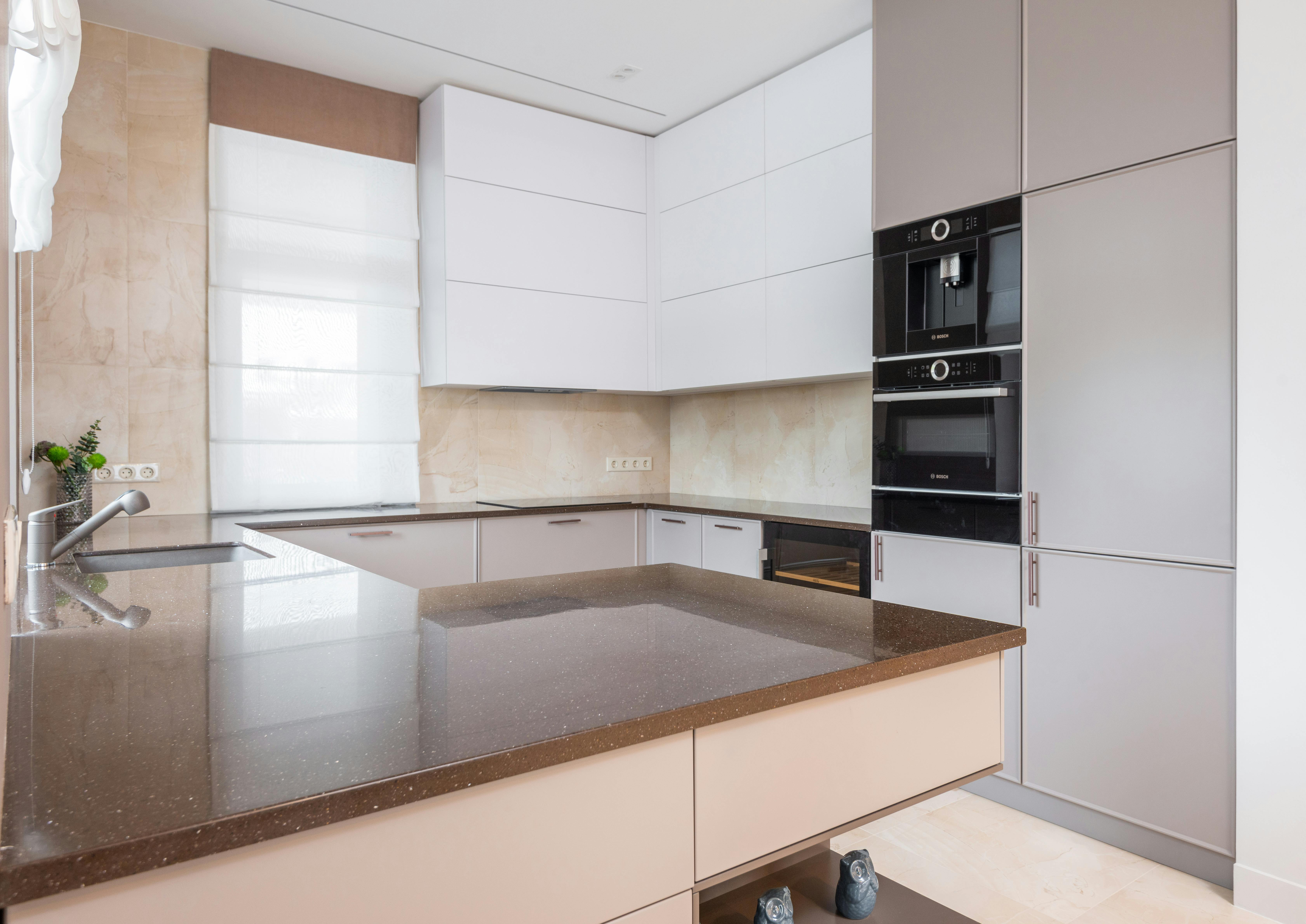 Why choose the size of the kitchen?   < The size of the kitchen  offers a solution that uses every centimetre of your kitchen space – functionality and beaut