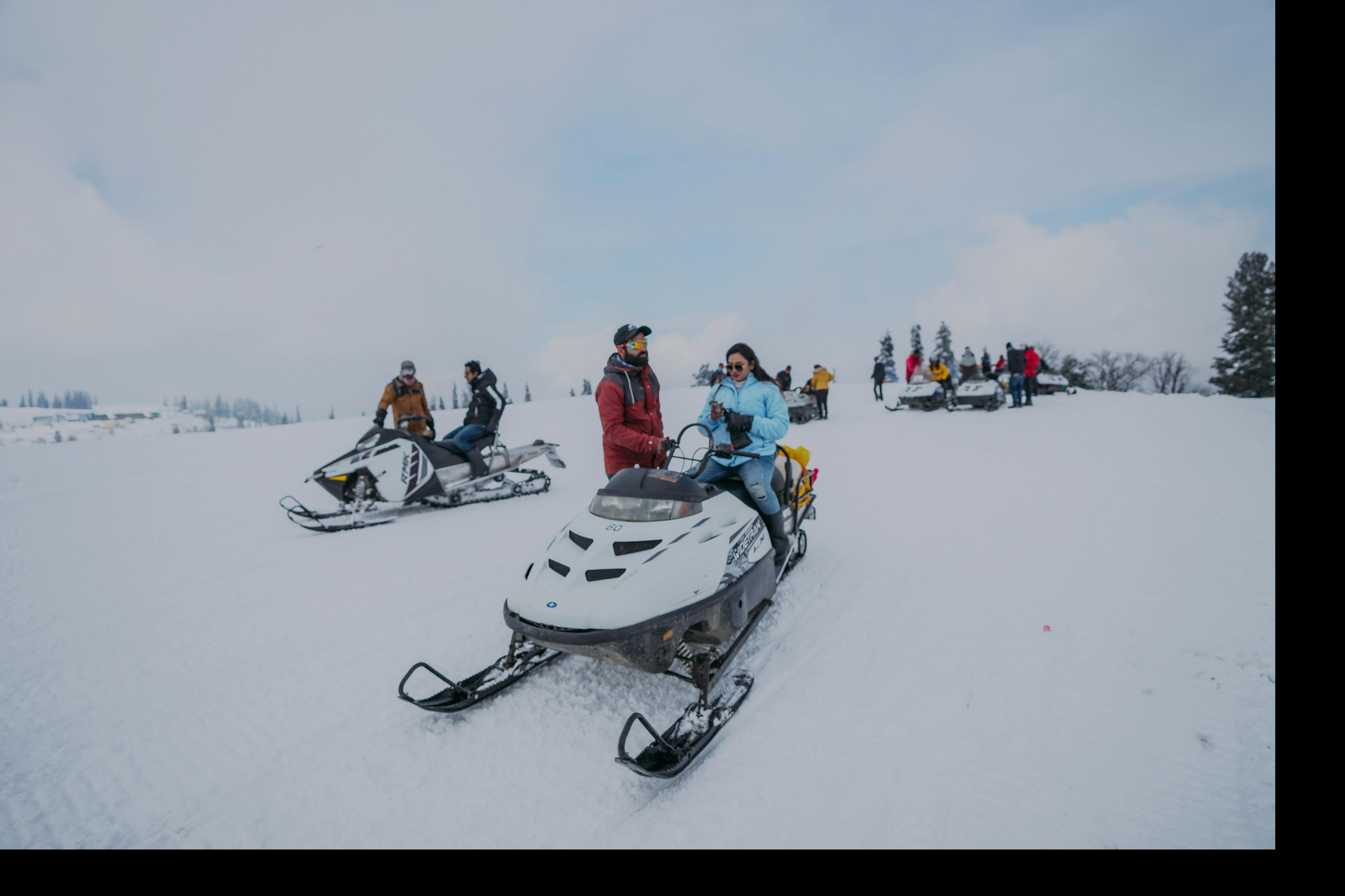 Snow driving experiences in Kuutsemägi     Kuutsemägi  offers unforgettable snow driving experiences for every winter friend: safe safari with a guide, fun fami