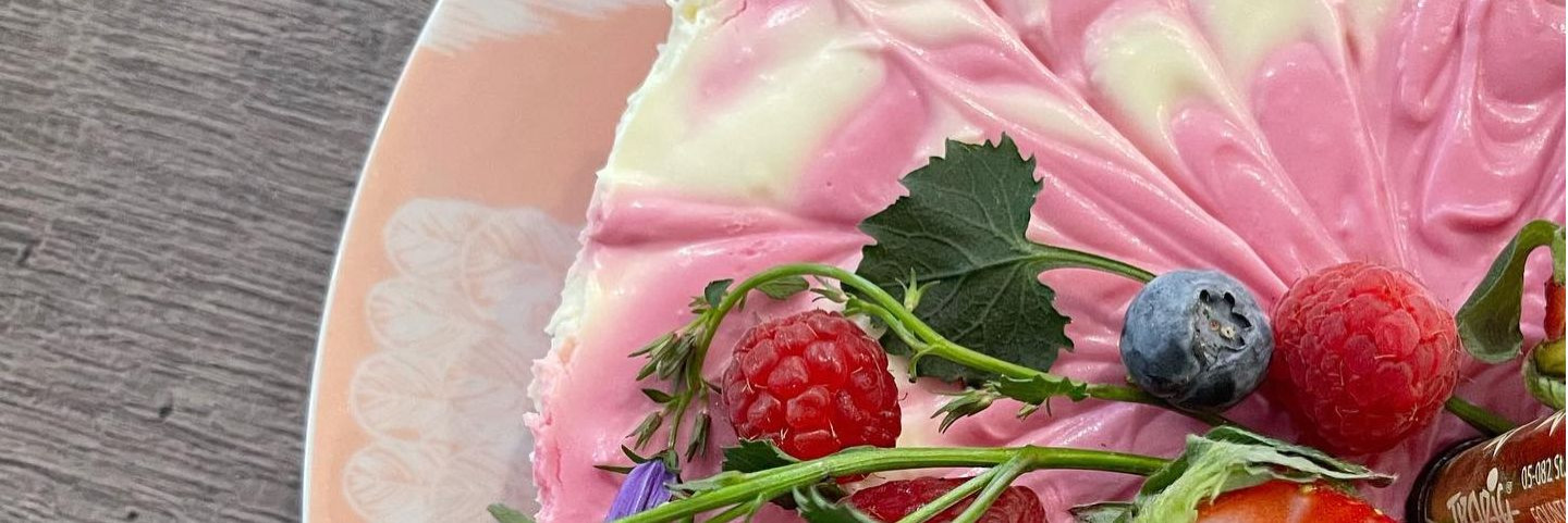 Igal suvel täituvad Eesti rannad, külad ja väikelinnad väikeste suvekohvikutega. Need pole lihtsalt kohad, kust kohvi osta — need on  peatuspaigad , kus linnakä