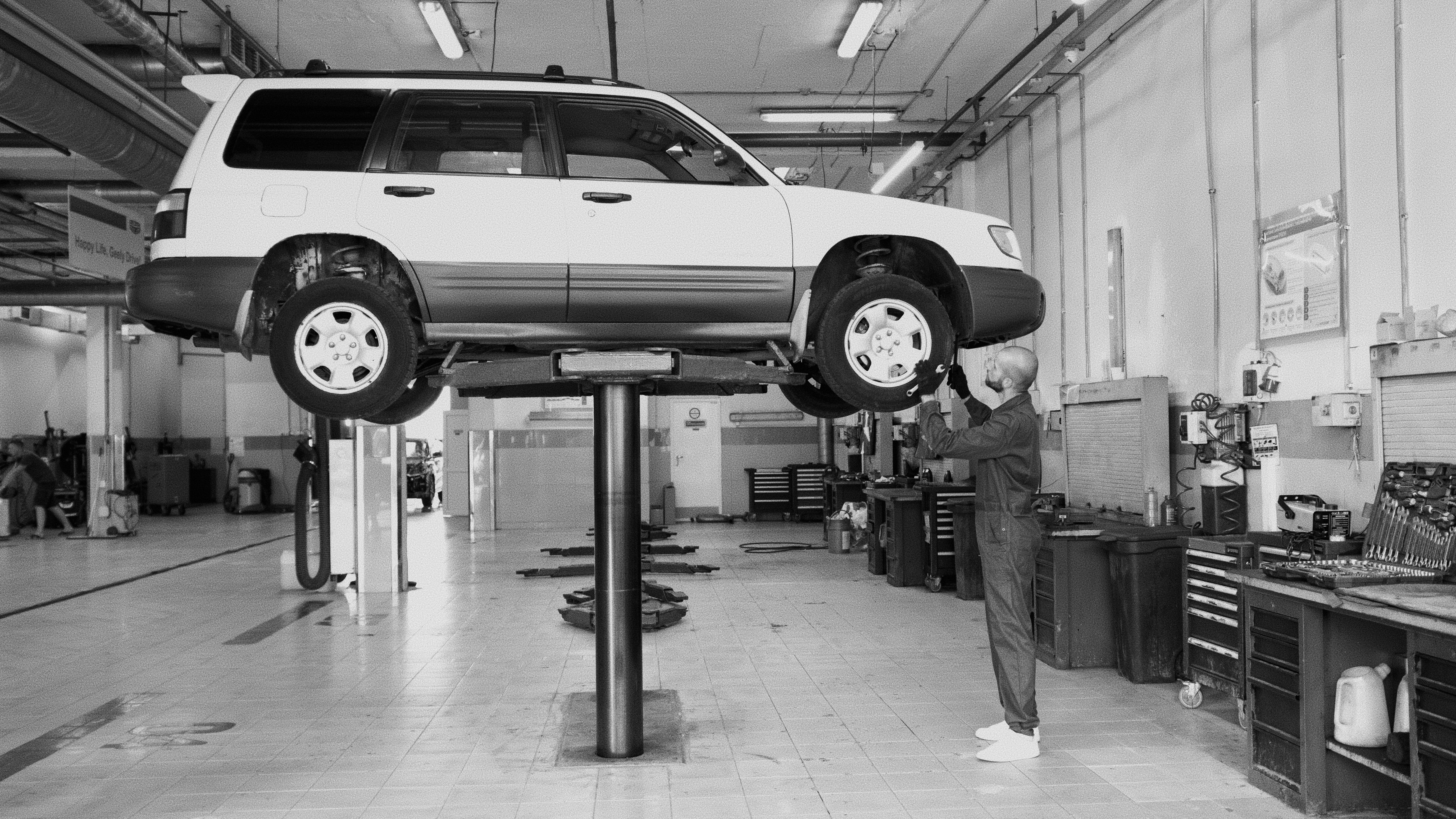 Usaldusväärne autoteenus, mis hoiab sõiduki turvalisena ja töökindlana 
  Täielik hooldus- ja remondikeskus  ühendab kiireid ja kvaliteetseid auto remonditöid, 