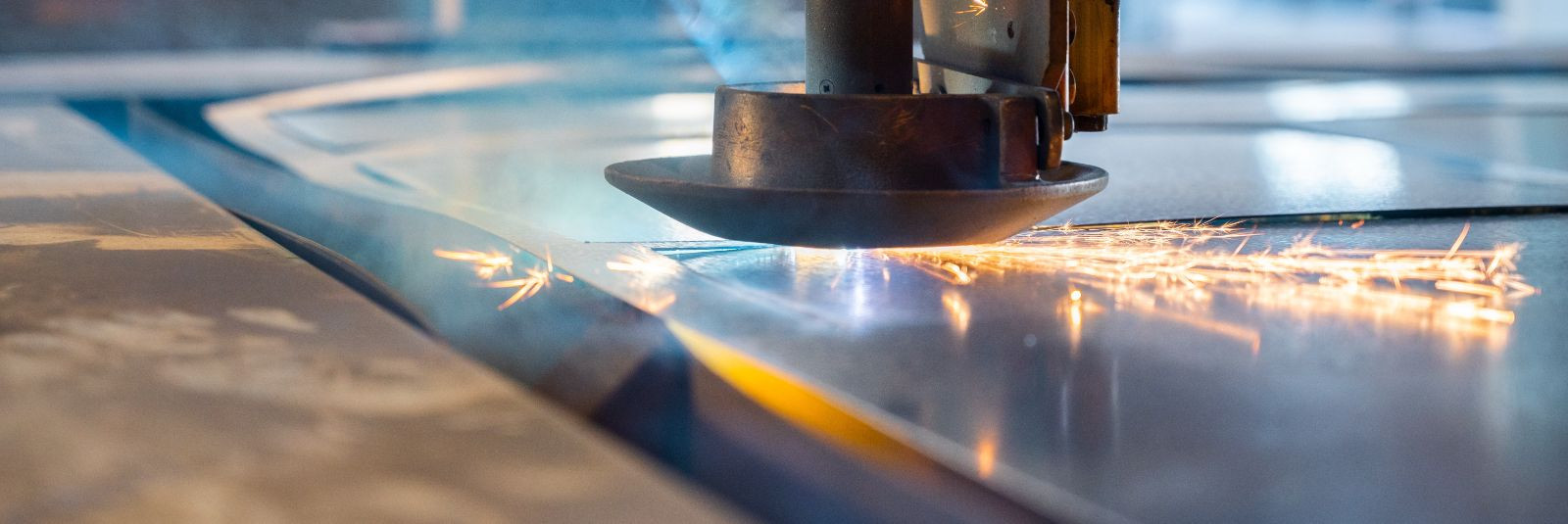 Laserlõikus on üks täpsemaid ja kiiremaid metallitöötlemise meetodeid tänapäeval ning tehnoloogia areng ei seisa paigal. Uusima põlvkonna laserlõikusmasinad või