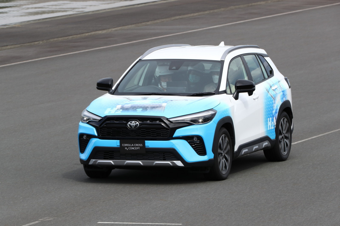 Vesinikpõlemismootoriga ideeauto Corolla Cross H2 näitab Toyota mitmekülgset lähenemist süsinikuneutraalsusele.