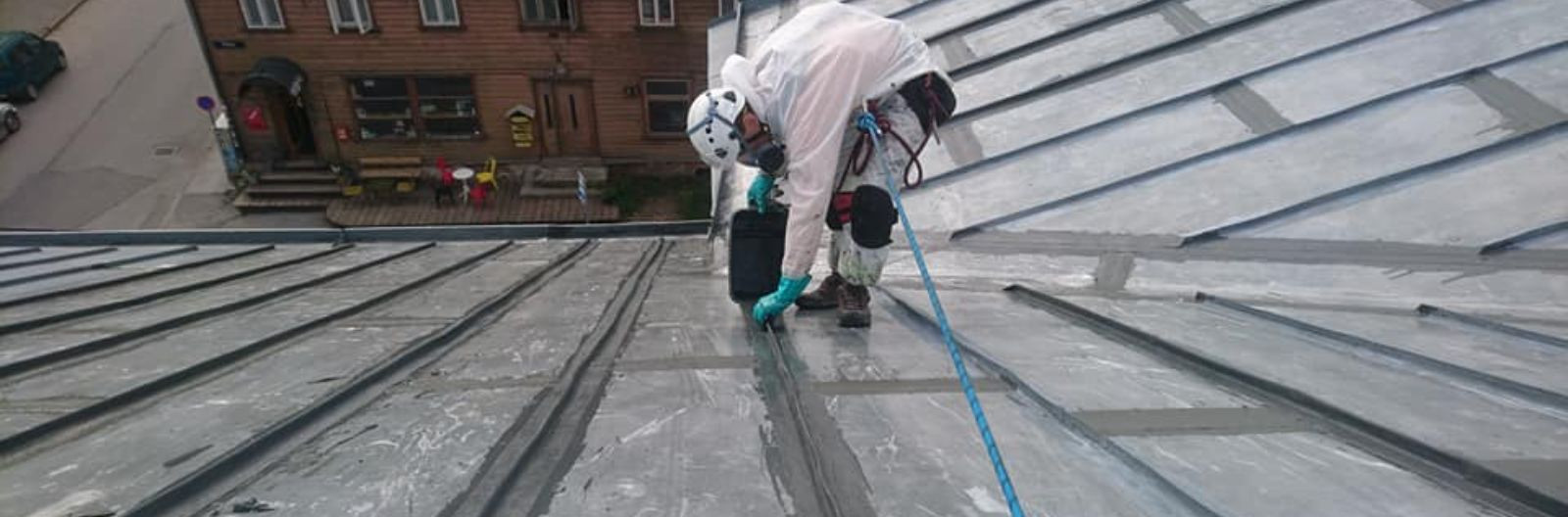 Katuste puhastamine on vajalik protseduur, et tagada hoone ohutus ...