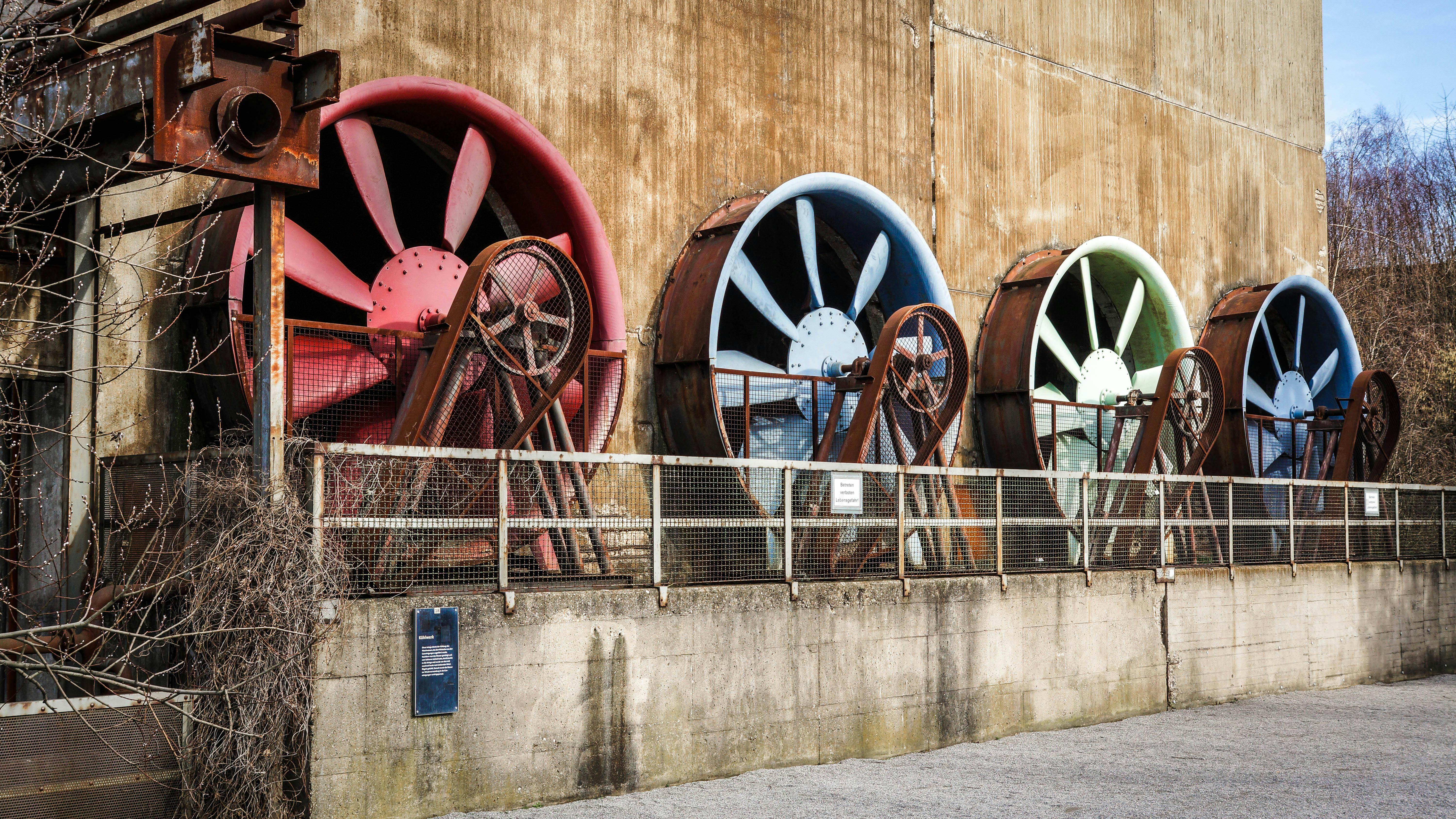 Valik, mis tagab stabiilse, täpse ja energiasäästliku õhu liikumise igas keerulises keskkonnas.  EC-mootoriga, tsentrifugaalsed ja telgventilaatorid ning katusv