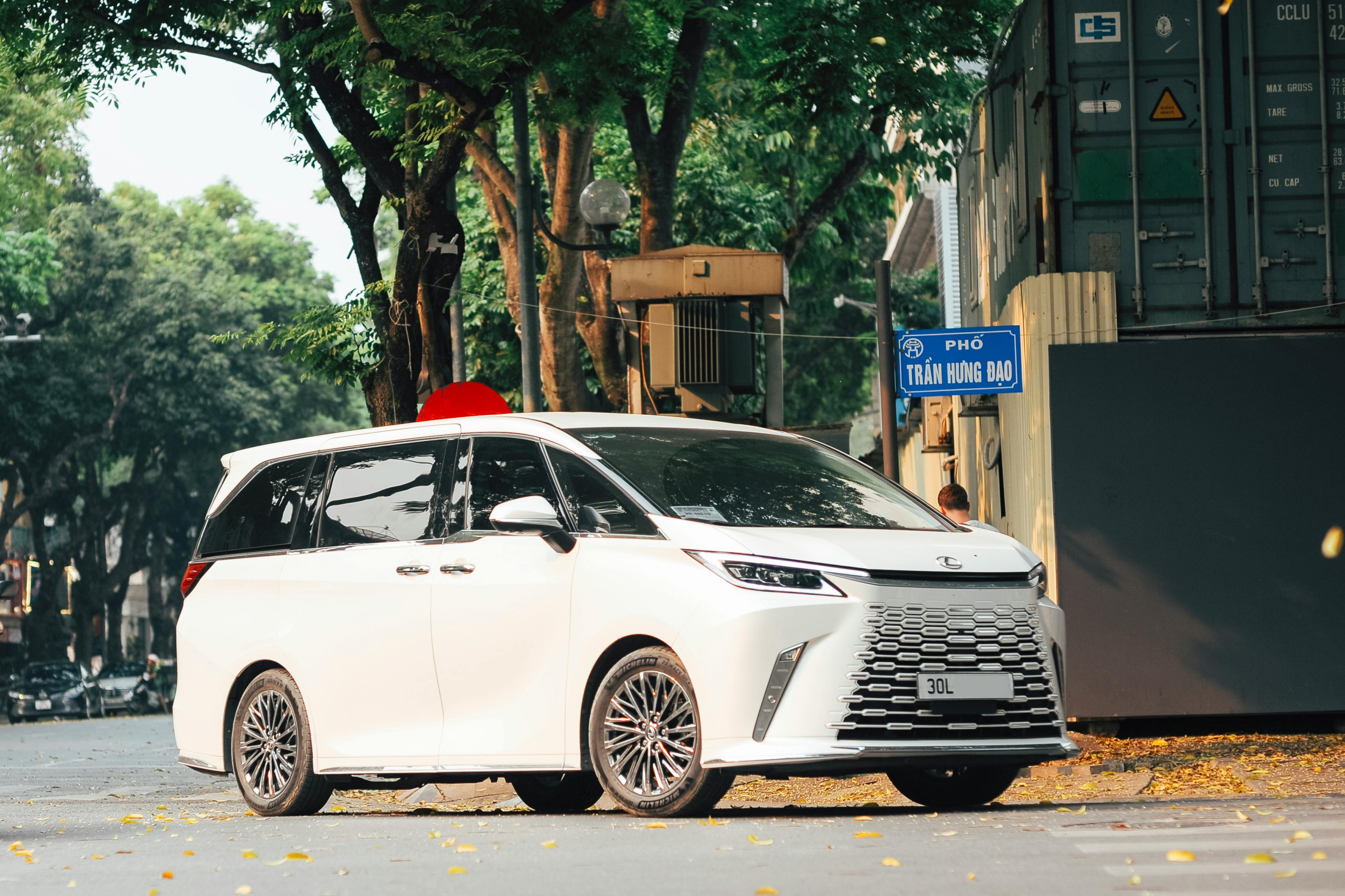 Väikebussid on nutikas lahendus neile, kes hindavad avarust, mugavust ja mitmekülgsust. Olgu eesmärgiks pere igapäevane liikumine, töömeeskonna transport või su