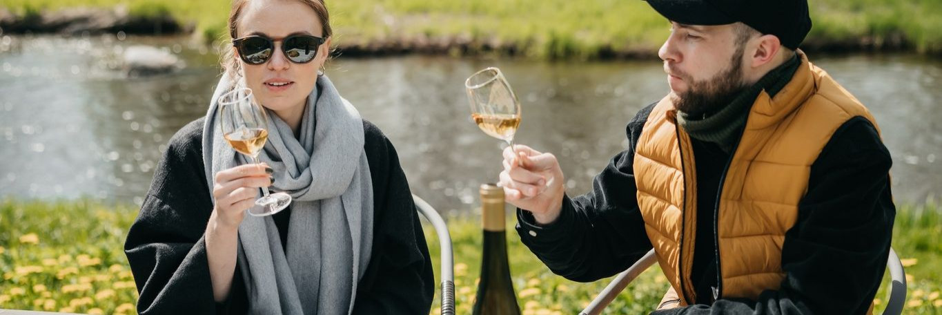 Veiniarmastajate jaoks on Valgejõe Veinivilla tõeline pärlikee Eesti veinimaastikul. See veinitalu on tuntud mitte ainult oma kvaliteetsete veinide, vaid ka vei