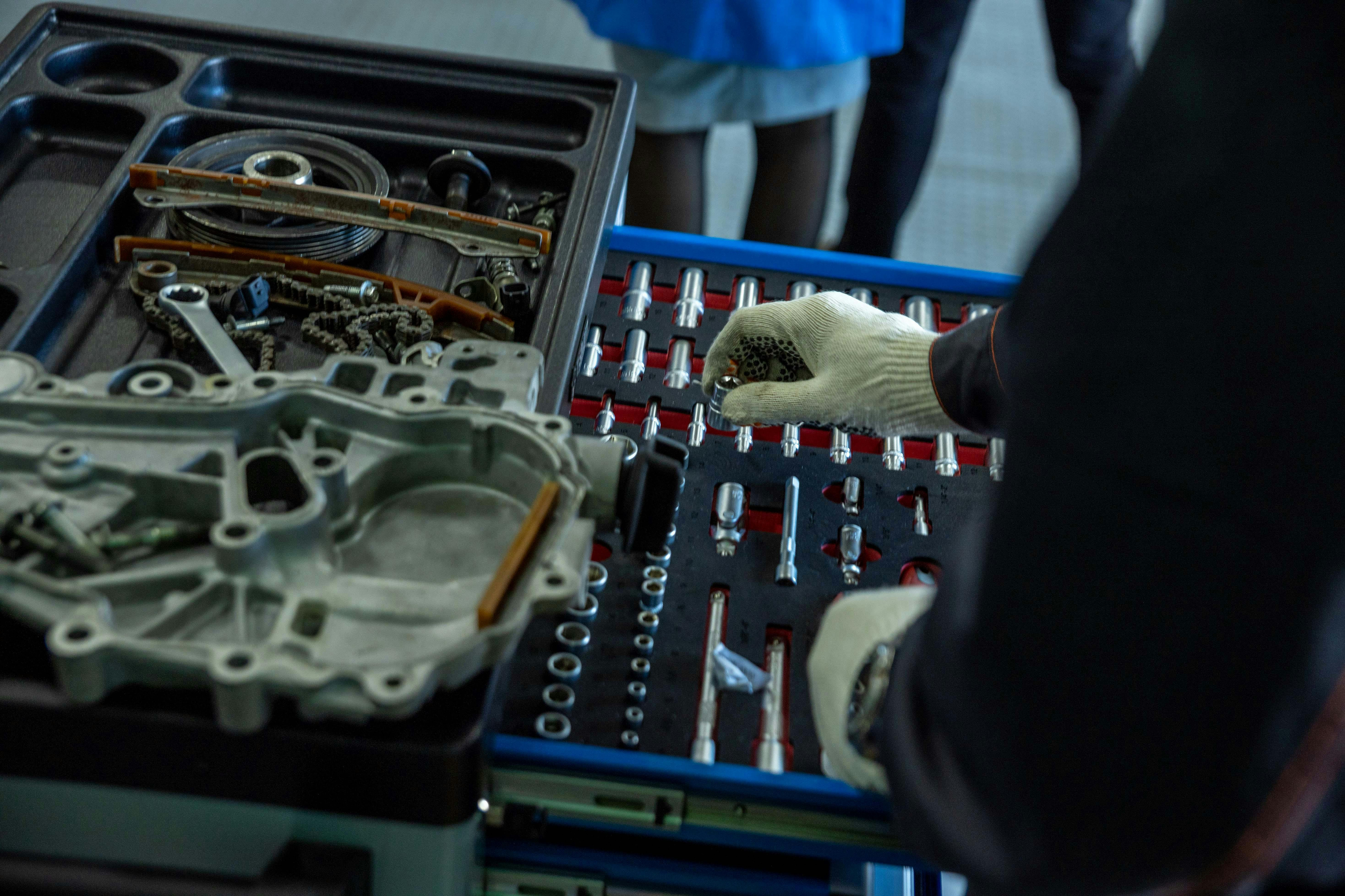 Workshop offer  combines wholesale, professional installation and model-based assembly to make the service process faster, more accurate and more profitable. Th