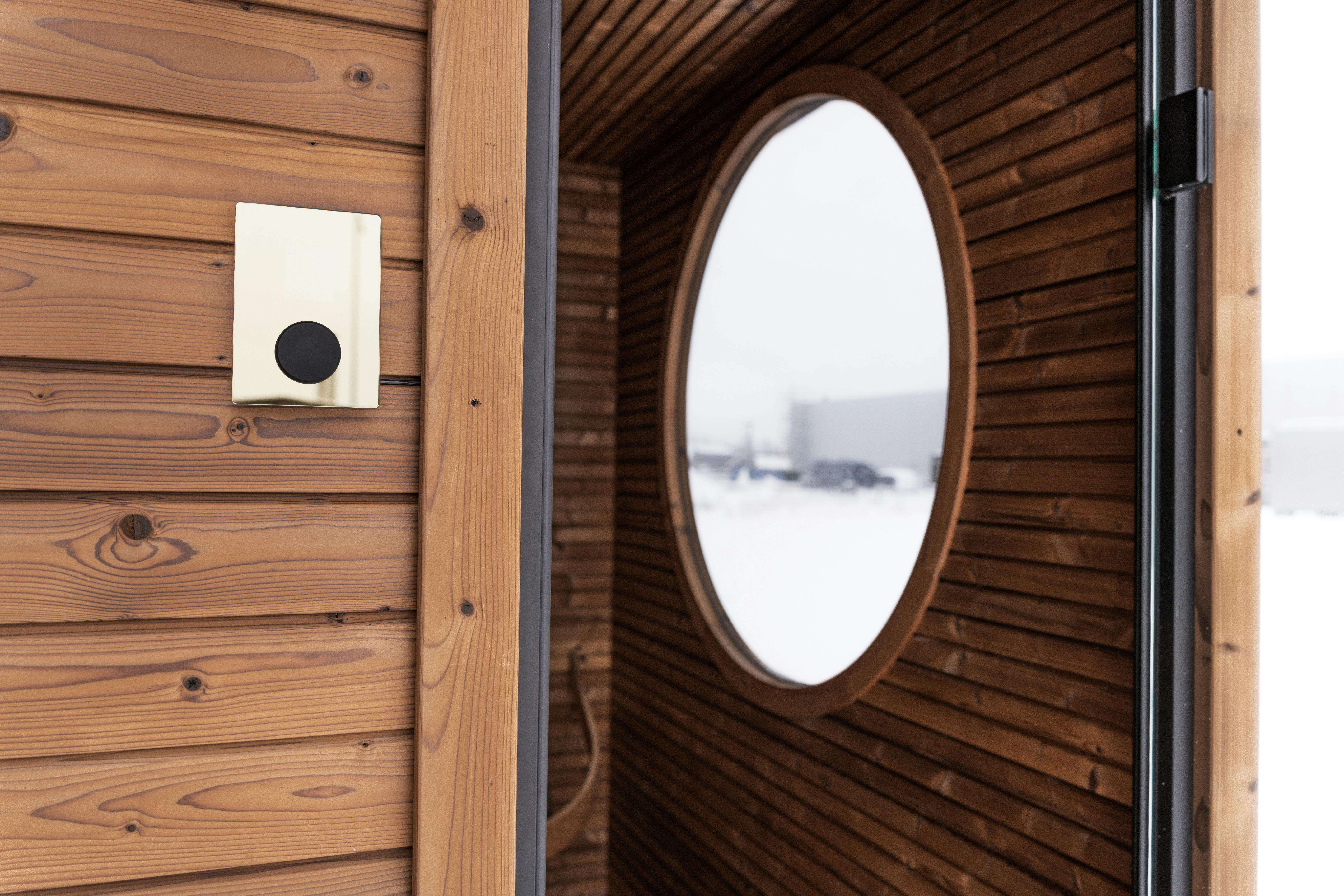 Short description    Wood bath  , with different capacity  bath   and insulated   guest cabin   create a pleasant, functional and aesthetic well-being area for 