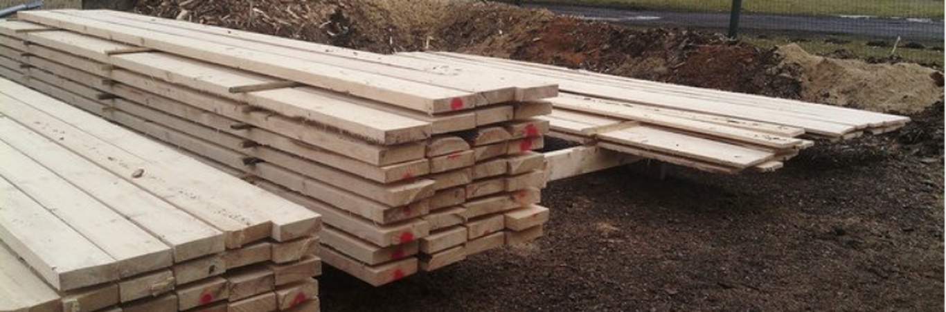 
 Ehituspuit on spetsiaalne puitmaterjal, mida kasutatakse ehitustöödel. 
 See on valmistatud erinevatest puuliikidest nagu näiteks tamm, mänd või lepp ja töö